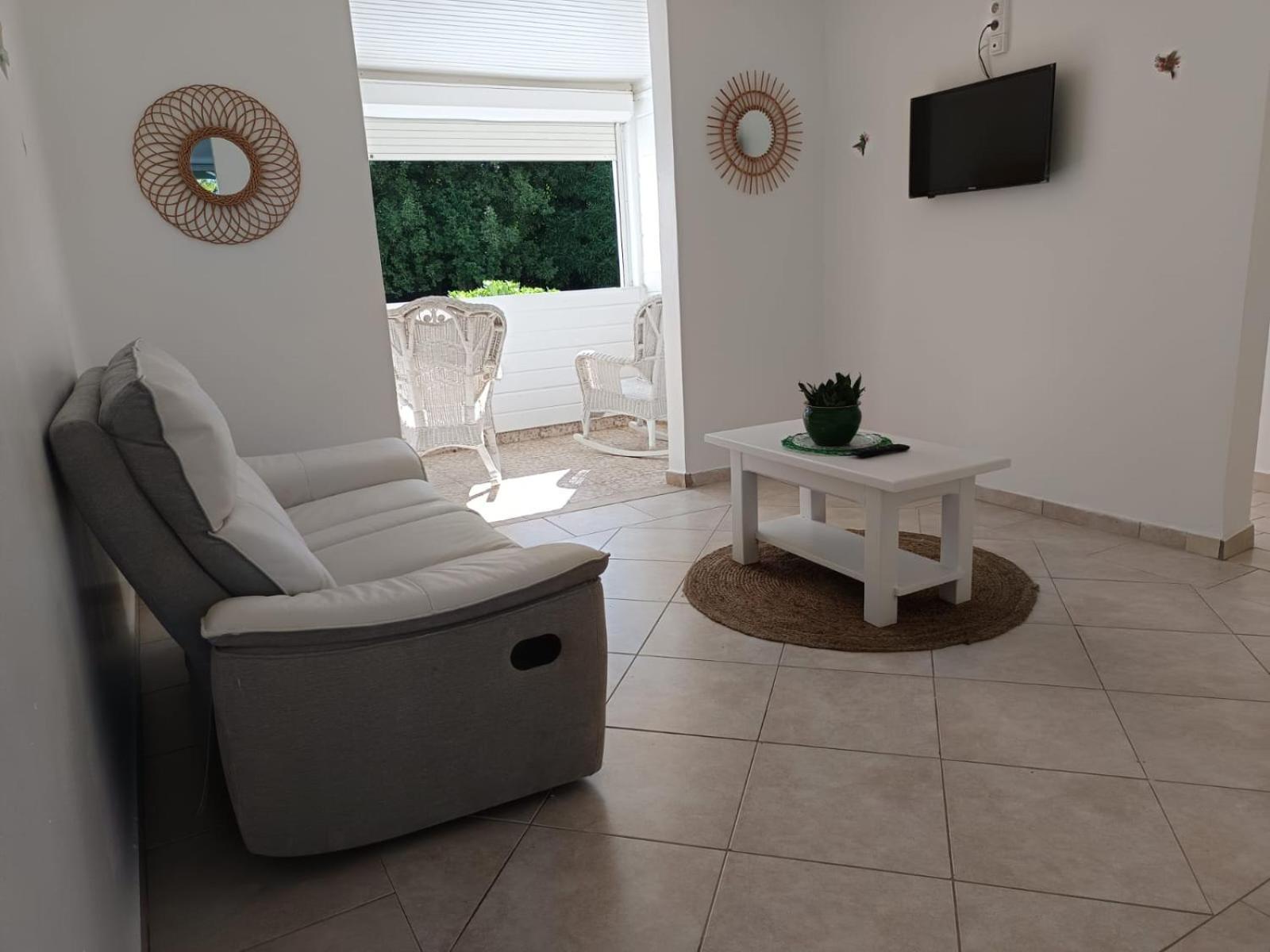 L'Aseta Paradise Grand-Bourg  Екстер'єр фото